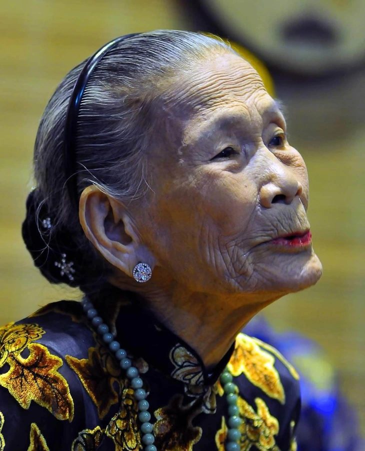 Cố nghệ nhân Thanh Hương — nghệ nhân Ca Huế.